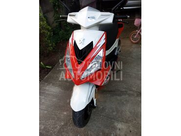 Peugeot speed fight 3, 1.600 €, 2013. , 49 cm3, 7.500 km, 3kW (4 KS), Scooter, Paraćin