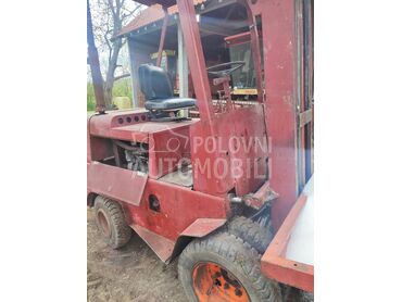 Pobeda Tu 322, 3.000 €, 1990. , Viljuškar, Dizel, 39 cm3, 29kW (39 KS), Automatski menjač, Badnjevac