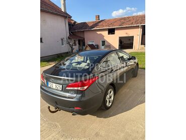 Hyundai i40  (može zamena)