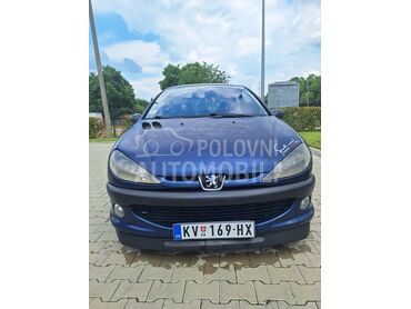Peugeot 206 xs (može zamena), 1.350 €, 2001. Limuzina, Benzin | 1600 cm3, 227.500 km, 80kW (109 KS), Manuelni 5 brzina, 2/3 vrata, 5 sedišta, Kraljevo