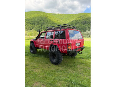Jeep Cherokee xj (može zamena), 12.600 €, 1993. Džip/SUV, Benzin | 3964 cm3, 200.000 km, 136kW (185 KS), Automatski / poluautomatski, 4/5 vrata, 5 sedišta, Prijepolje