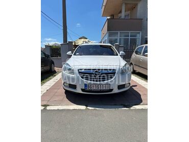 Opel Insignia 2.0 CDTI (može zamena), Po dogovoru, 2013. Karavan, Dizel | 1956 cm3, 256.111 km, 118kW (160 KS), Automatski / poluautomatski, 4/5 vrata, 5 sedišta, Zemun