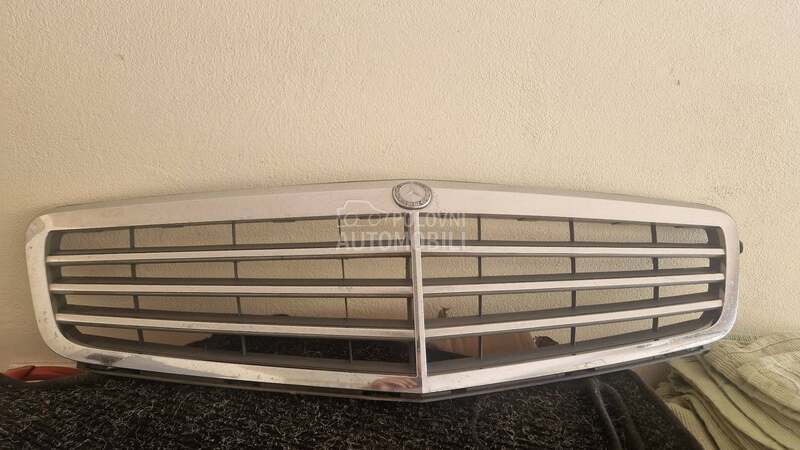 Fabrička original Maska za Mercedes Benz C Klasa od 2006. do 2013. god.