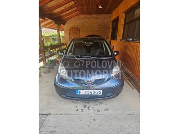Toyota Aygo , 3.000 €, 2007. Hečbek, Benzin | 998 cm3, 204.688 km, 50kW (68 KS), Manuelni 5 brzina, 4/5 vrata, 4 sedišta, Petrovac Na Mlavi