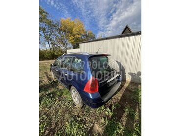 Peugeot 307 sw (može zamena), 700 €, 2002. Karavan, Dizel | 1997 cm3, 300.000 km, 66kW (90 KS), Manuelni 5 brzina, 4/5 vrata, 5 sedišta, Sombor