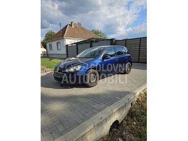 Volkswagen Golf 6  (može zamena), 4.390 €, 2009. Limuzina, Benzin | 1389 cm3, 225.687 km, 58kW (79 KS), Manuelni 5 brzina, 4/5 vrata, 5 sedišta, Zrenjanin