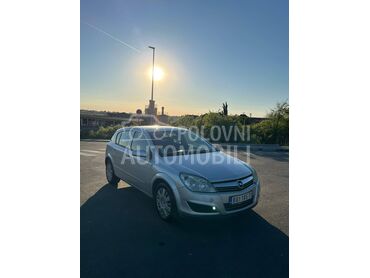 Opel Astra H , 2.500 €, 2008. Hečbek, Dizel | 1686 cm3, 278.500 km, 74kW (101 KS), Manuelni 5 brzina, 4/5 vrata, 5 sedišta, Beograd