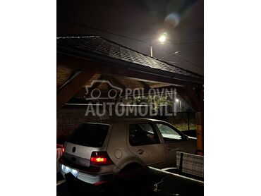 Volkswagen Golf 4 , 3.700 €, 2000. Hečbek, Dizel | 1896 cm3, 296.500 km, 81kW (110 KS), Manuelni 5 brzina, 4/5 vrata, 5 sedišta, Beograd