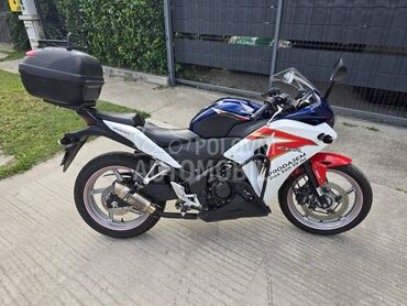 Honda CBR 250R (može zamena), 3.000 €, 2013. , 249 cm3, 9.000 km, 19kW (26 KS), Sport / Super sport, Novi Sad