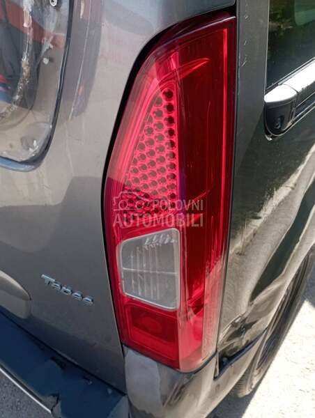 Desno stop svetlo za Peugeot Partner