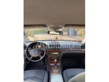 Mercedes Benz E 200 ngt (može zamena), 5.300 €, 2004. Limuzina, Benzin + Metan (CNG) | 1800 cm3, 378.500 km, 119kW (162 KS), Automatski / poluautomatski, 4/5 vrata, 5 sedišta, Beograd
