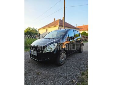 Suzuki Splash 1.0, 3.000 €, 2011. Hečbek, Benzin | 996 cm3, 220.208 km, 48kW (65 KS), Manuelni 5 brzina, 4/5 vrata, 5 sedišta, Surčin