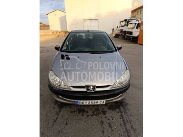 Peugeot 206 , 1.300 €, 2002. Hečbek, Dizel | 1398 cm3, 136.000 km, 50kW (68 KS), Manuelni 5 brzina, 4/5 vrata, 5 sedišta, Zemun