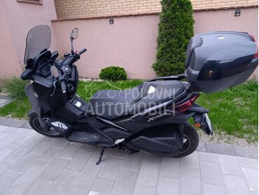 Yamaha x max tech max, 7.200 €, 2024. , 300 cm3, 7.000 km, 29kW (39 KS), Scooter, Novi Sad