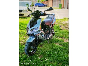 Peugeot Speedfighter 2, 1.450 €, 2004. , 49 cm3, 12.000 km, 4kW (5 KS), Scooter, Vlasotince