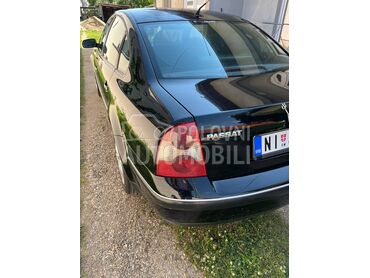 Volkswagen Passat B5.5 , 2.700 €, 2001. Limuzina, Benzin + Gas (TNG) | 1595 cm3, 305.000 km, 75kW (102 KS), Manuelni 5 brzina, 4/5 vrata, 5 sedišta, Merošina