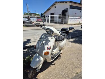 Vespa ET2, 1.500 €, 1999. , 50 cm3, 27.750 km, 2kW (3 KS), Scooter, Vranje