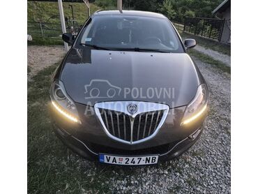 Lancia Delta 1.6   V l a s n i k, 3.700 €, 2008. Hečbek, Dizel | 1598 cm3, 255.500 km, 88kW (120 KS), Manuelni 6 brzina, 4/5 vrata, 5 sedišta, Valjevo
