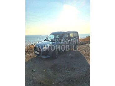Fiat Doblo , 5.500 €, 2010. Monovolumen (MiniVan), Dizel | 1598 cm3, 308.000 km, 77kW (105 KS), Manuelni 6 brzina, 4/5 vrata, 5 sedišta, Zaječar