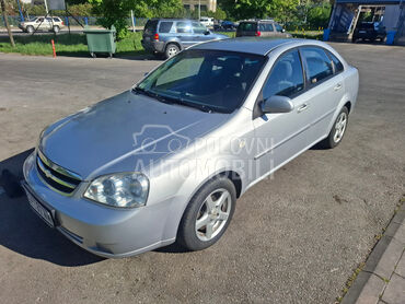 Chevrolet Lacetti 1.8 CDX, 3.500 €, 2006. Limuzina, Benzin | 1796 cm3, 153.300 km, 89kW (121 KS), Manuelni 5 brzina, 4/5 vrata, 5 sedišta, Novi Beograd
