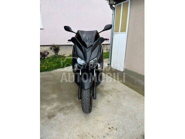 Yamaha xmax 250 momodesign (može zamena), 3.950 €, 2015. , 250 cm3, 30.000 km, 15kW (20 KS), Scooter, Aranđelovac