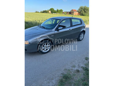 Alfa Romeo 147 1.9 (može zamena), 1.500 €, 2005. Hečbek, Dizel | 1910 cm3, 269.116 km, 85kW (116 KS), Manuelni 5 brzina, 4/5 vrata, 5 sedišta, Borča
