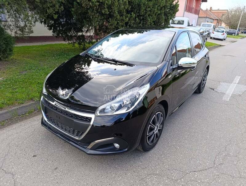Peugeot 208 2015 photo 2
