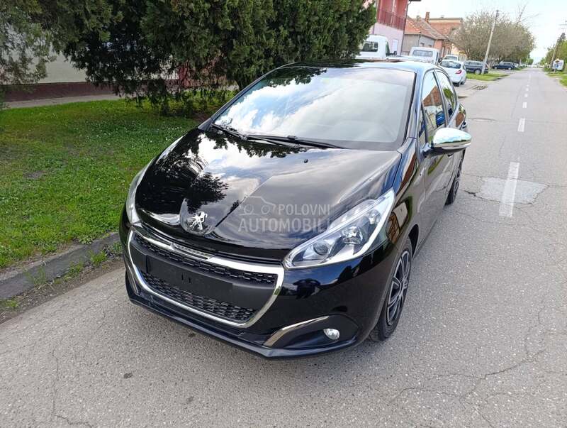Peugeot 208 2015 photo 3