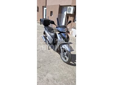 Honda 125 hd, 2.100 €, 2011. , 125 cm3, 22.000 km, 9kW (12 KS), Scooter, Beograd