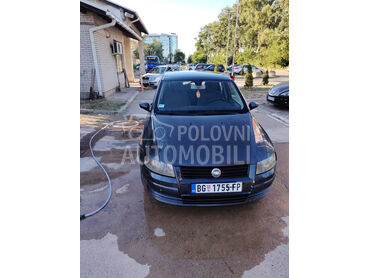 Fiat Stilo 1.9 JTD, 900 €, 2004. Limuzina, Dizel | 1898 cm3, 360.000 km, 77kW (105 KS), Manuelni 5 brzina, 4/5 vrata, 5 sedišta, Beograd