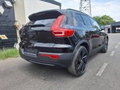Volvo XC40 B3 Plus Dark (može zamena)