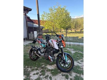 KTM duke (može zamena), 2.399 €, 2012. , 125 cm3, 32.000 km, 11kW (15 KS), Naked, Surdulica