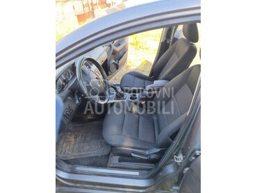 Mercedes Benz B 180 B 180 CDI, 3.200 €, 2010. Džip/SUV, Dizel | 1991 cm3, 217.000 km, 80kW (109 KS), Manuelni 6 brzina, 4/5 vrata, 5 sedišta, Novi Beograd
