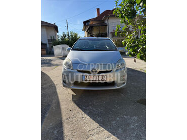 Toyota Prius , 7.900 €, 2010. Limuzina, Hibridni pogon | 1798 cm3, 430.000 km, 73kW (99 KS), Automatski / poluautomatski, 4/5 vrata, 5 sedišta, Sokobanja