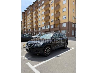 Volkswagen Tiguan , 7.800 €, 2008. Džip/SUV, Dizel | 1968 cm3, 290.600 km, 103kW (140 KS), Automatski / poluautomatski, 4/5 vrata, 5 sedišta, Ruma