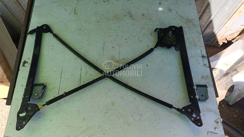 Podizac stakla zadnji levi Meh za Seat Alhambra od 2000. do 2005. god. - 7M0 839 401 K
