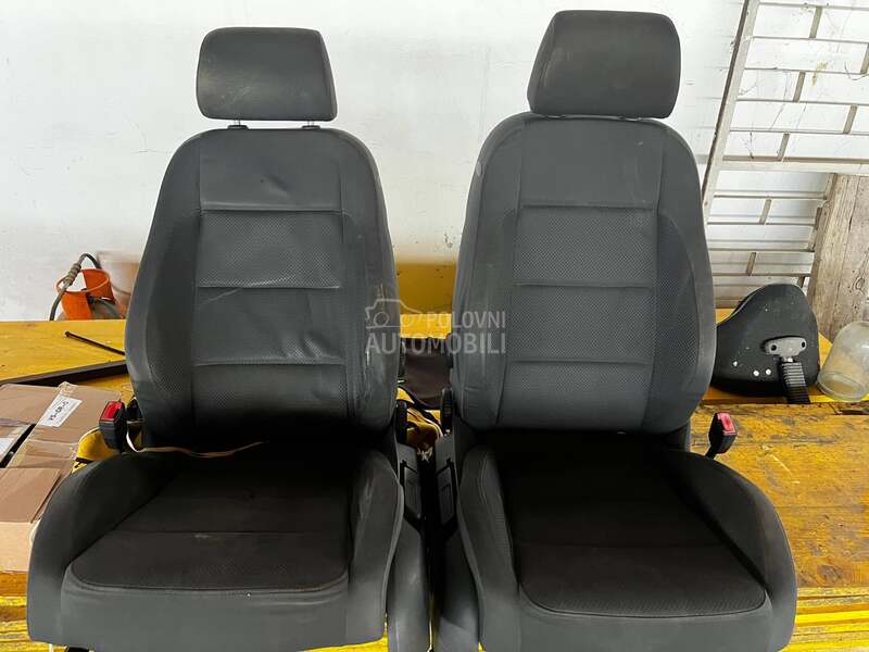 Golf 5 prednja sedišta 4/5 za Volkswagen Golf 5 od 2004. do 2007. god. za Volkswagen Golf 5 od 2004. do 2007. god.