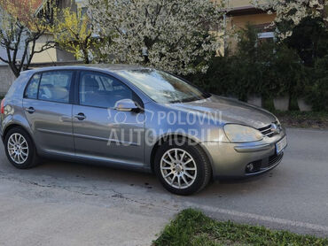 Volkswagen Golf 5 , 4.200 €, 2007. Limuzina, Benzin + Gas (TNG) | 1600 cm3, 268.050 km, 75kW (102 KS), Manuelni 5 brzina, 4/5 vrata, 5 sedišta, Beograd