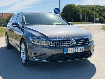 Volkswagen Passat B8 GTE Plug-in (može zamena), 13.990 €, 2016. Karavan, Hibridni pogon | 1390 cm3, 227.000 km, 160kW (218 KS), Automatski / poluautomatski, 4/5 vrata, 5 sedišta, Ruma