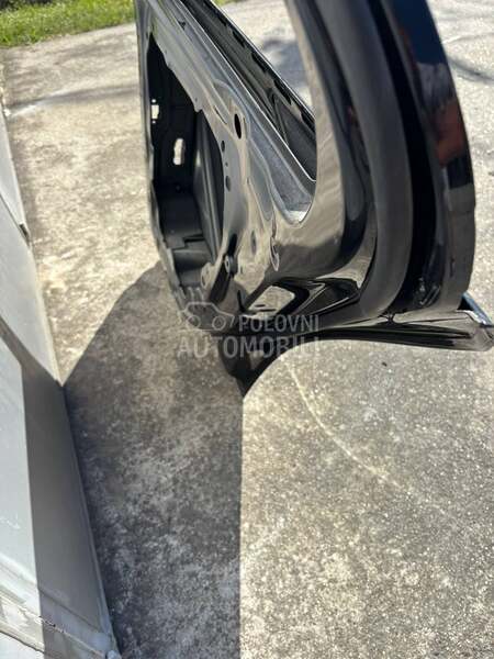 c klasa zadnja vrata za Mercedes Benz C Klasa od 2021. do 2024. god.