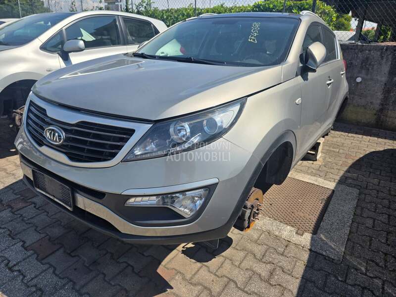 Kia Sportage 2013. god. -  kompletan auto u delovima
