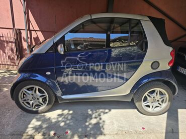 Smart ForTwo , 2.450 €, 2005. Kabriolet/Roadster, Benzin | 698 cm3, 143.000 km, 45kW (61 KS), Automatski / poluautomatski, 2/3 vrata, 2 sedišta, Kruševac