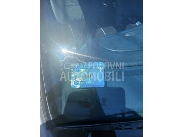 Renault Scenic , 900 €, 2000. Monovolumen (MiniVan), Benzin | 1598 cm3, 360.000 km, 79kW (107 KS), Manuelni 5 brzina, 4/5 vrata, 5 sedišta, Podvis