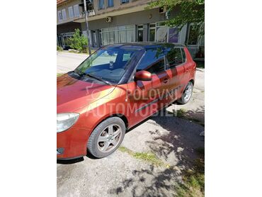 Škoda Fabia 1.2, 3.200 €, 2007. Hečbek, Benzin | 1198 cm3, 230.000 km, 47kW (64 KS), Manuelni 5 brzina, 4/5 vrata, 5 sedišta, Valjevo