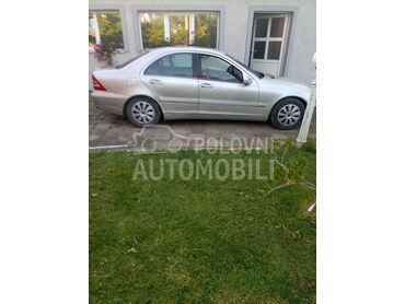 Mercedes Benz C 180 , 1.550 €, 2002. Limuzina, Benzin + Gas (TNG) | 1796 cm3, 233.000 km, 105kW (143 KS), Manuelni 6 brzina, 4/5 vrata, 5 sedišta, Niš