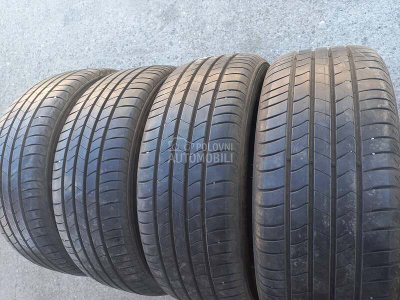 Kumho 215/55 R18 Letnja