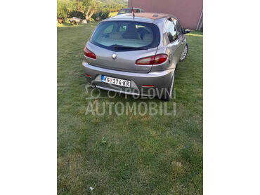 Alfa Romeo 147 , 2.050 €, 2007. Hečbek, Benzin | 1598 cm3, 216.482 km, 88kW (120 KS), Manuelni 5 brzina, 2/3 vrata, 5 sedišta, Saranovo