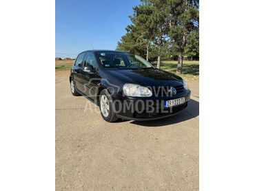 Volkswagen Golf 5 1.9TDI, 4.100 €, 2008. Hečbek, Dizel | 1896 cm3, 251.000 km, 66kW (90 KS), Manuelni 5 brzina, 4/5 vrata, 5 sedišta, Novi Bečej