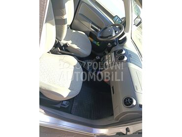 Ford Fusion 1.4, 2.300 €, 2003. Monovolumen (MiniVan), Benzin | 1388 cm3, 185.000 km, 59kW (80 KS), Manuelni 5 brzina, 4/5 vrata, 5 sedišta, Zemun