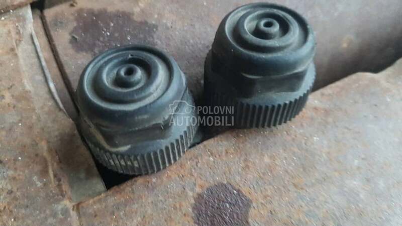 Distanceri haube za Fiat Stilo